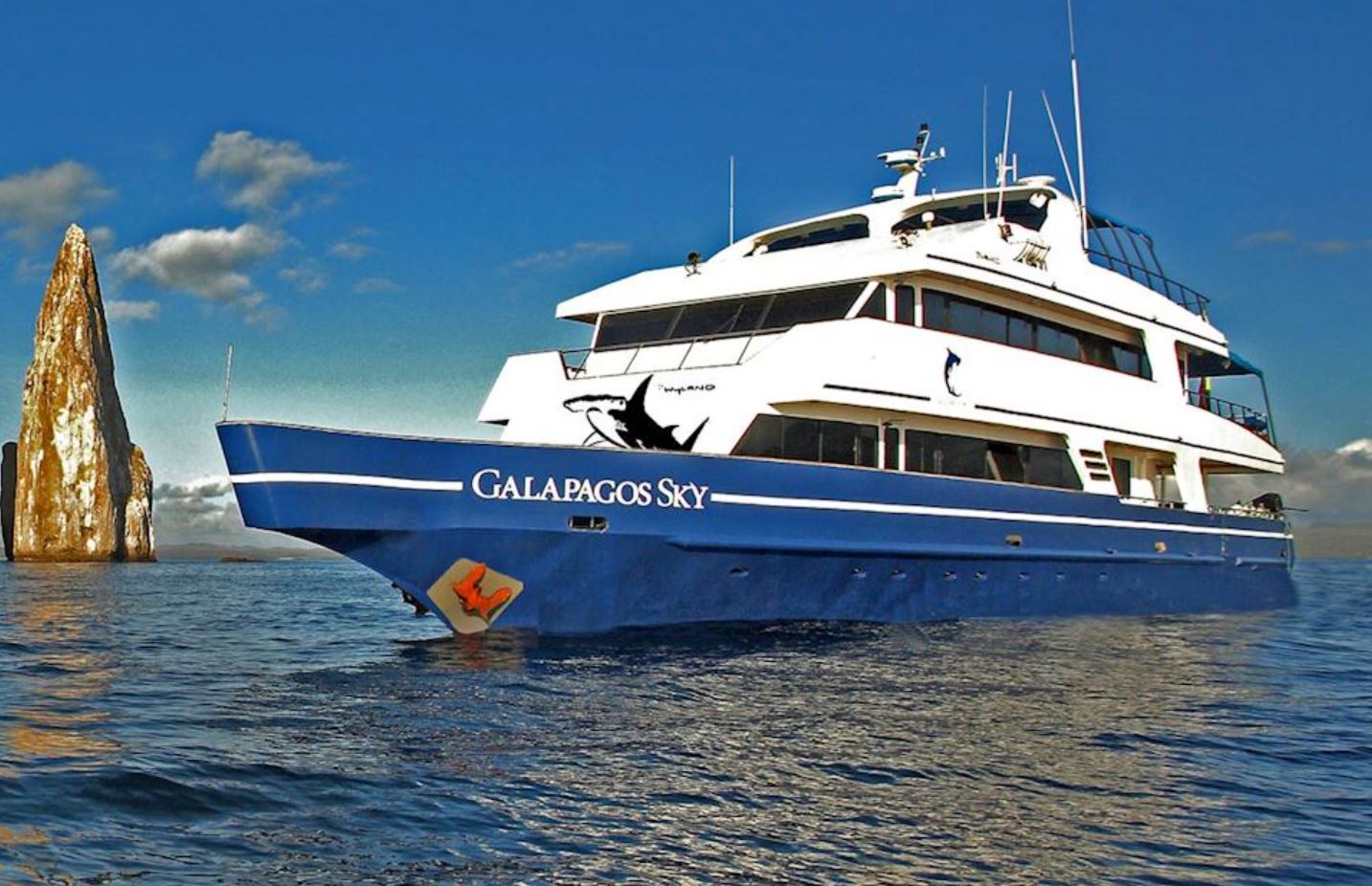Galapagos Sky diving Expedition Yacht: Galapagos Sky Tauch-Expeditions Yacht 8 Tage/ Nächte Tauchkreuzfahrt mit Wolf & Darwin Insel  (18 dives)