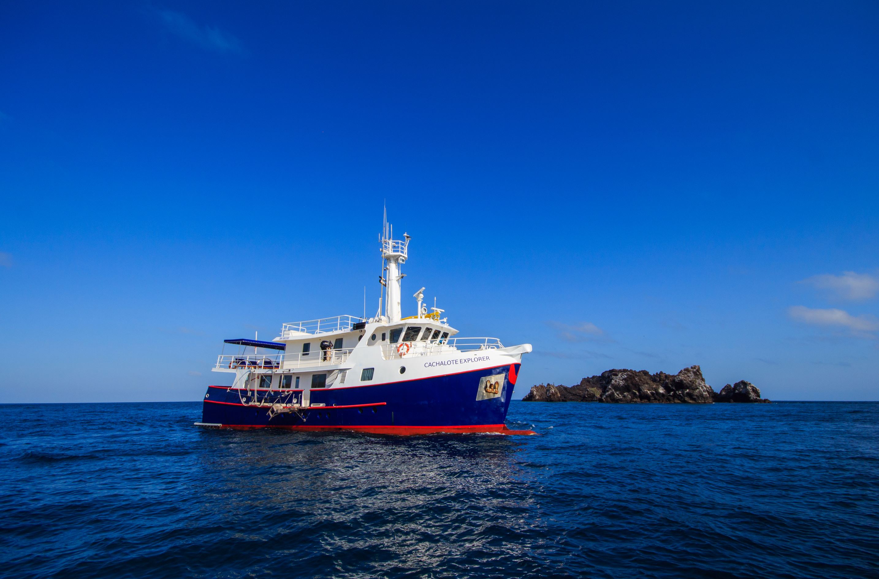 Motoryacht Cachalote Explorer 8 days/7 nights cruise (optional: 15 days)