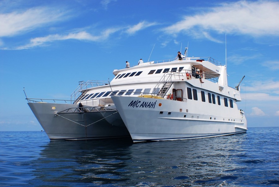 Catamaran Anahi 8 days/7 nights cruise (B1)