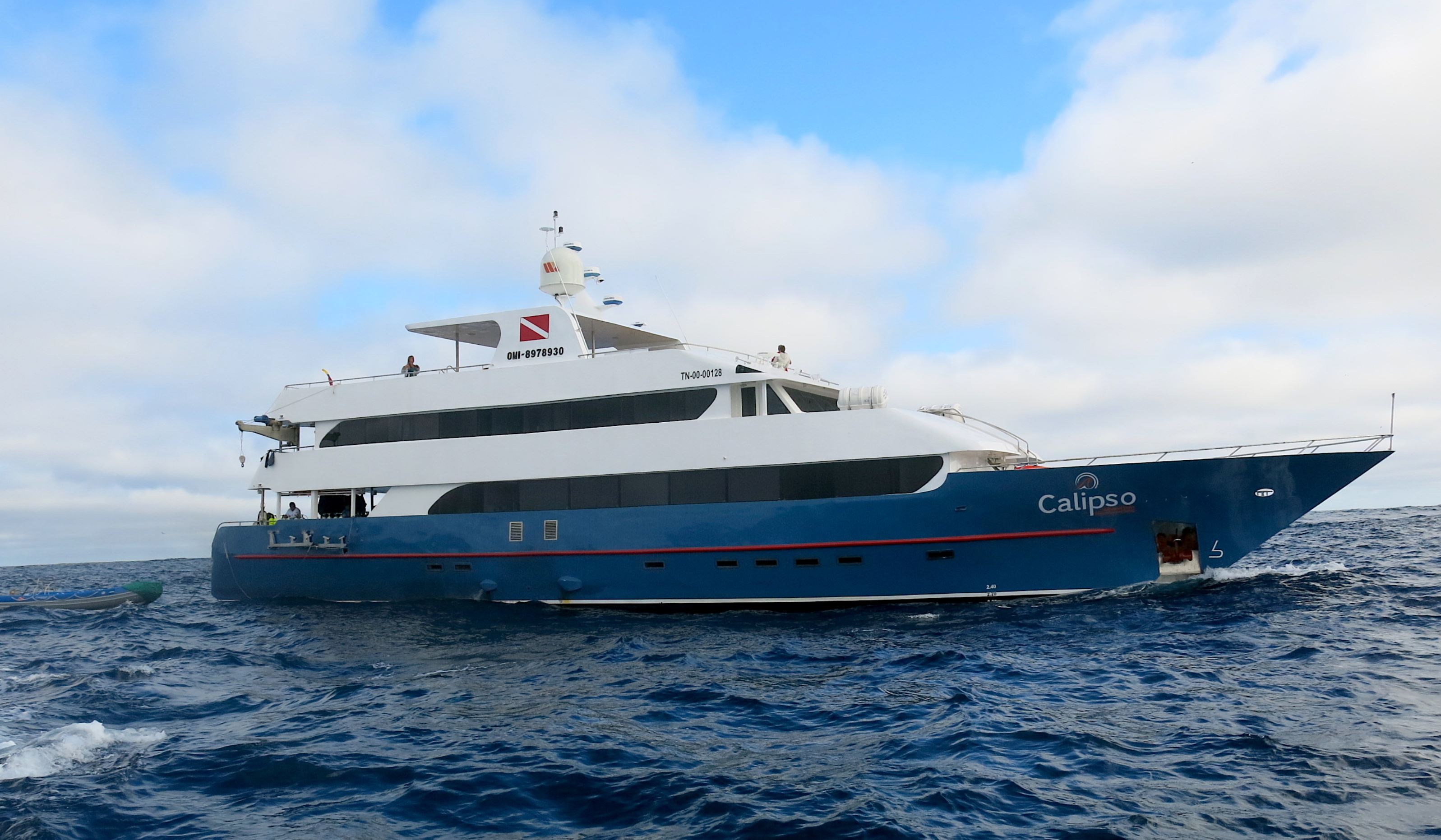 Calipso Divingyacht: Calipso Tauchyacht 8 Tage/7 Nächte Kreuzfahrt mit der Wolf & Darwin Insel (18 dives)