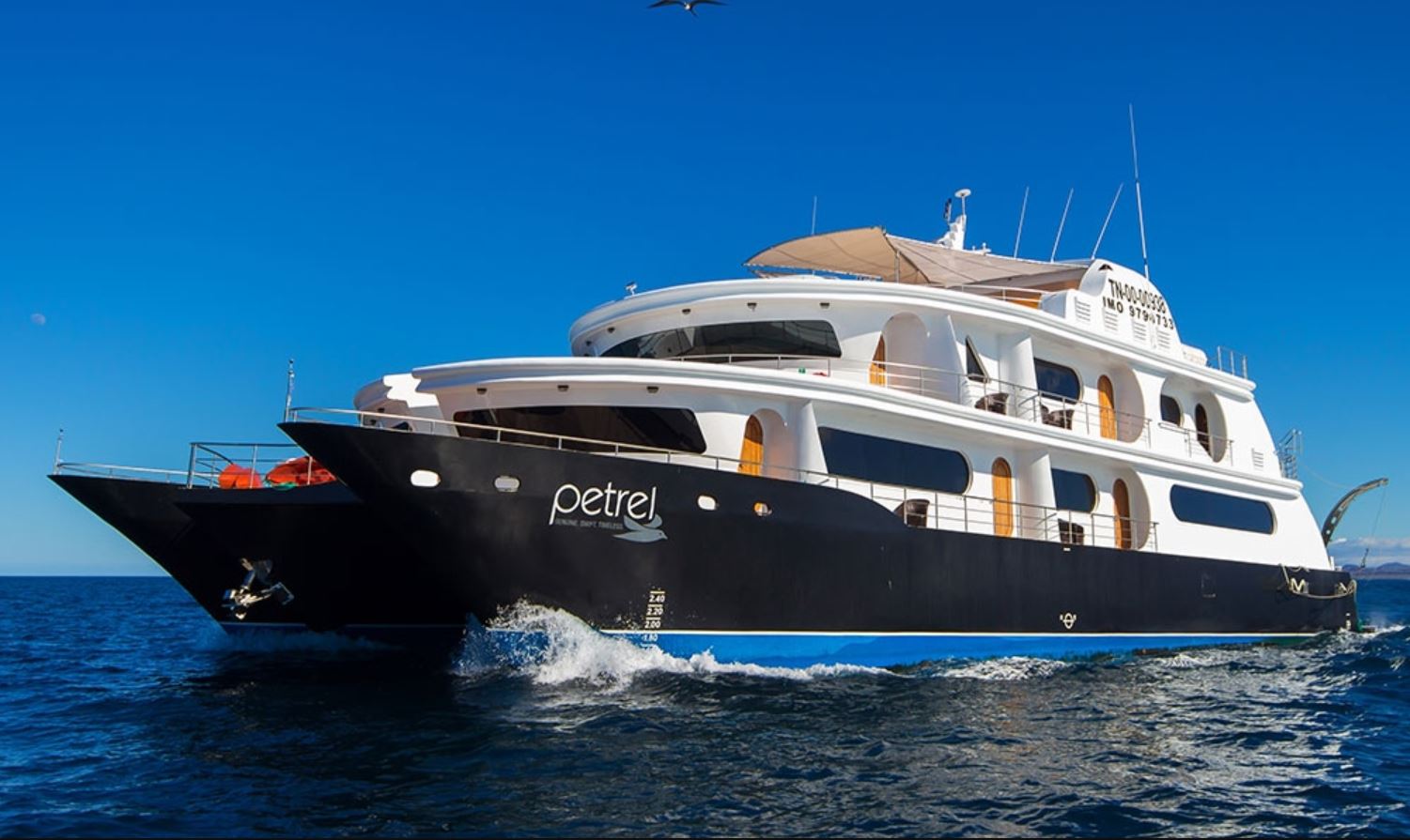 Luxury Catamaran M/C Petrel: Luxuskatamaran M/C Petrel 8 Tage/7 Tage Kreuzfahrt