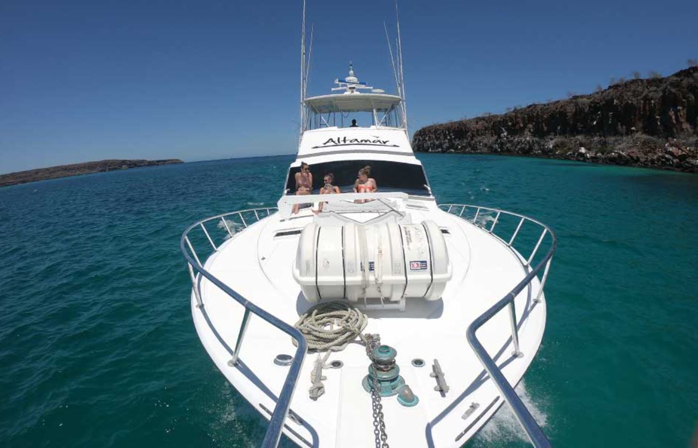 Altamar Yacht daily Galapagos tours from/to Island Baltra: Altamar Yacht Tagestouren ab/an Baltra zur Insel Bartolomé, North Seymour, Plaza oder Santa Fé