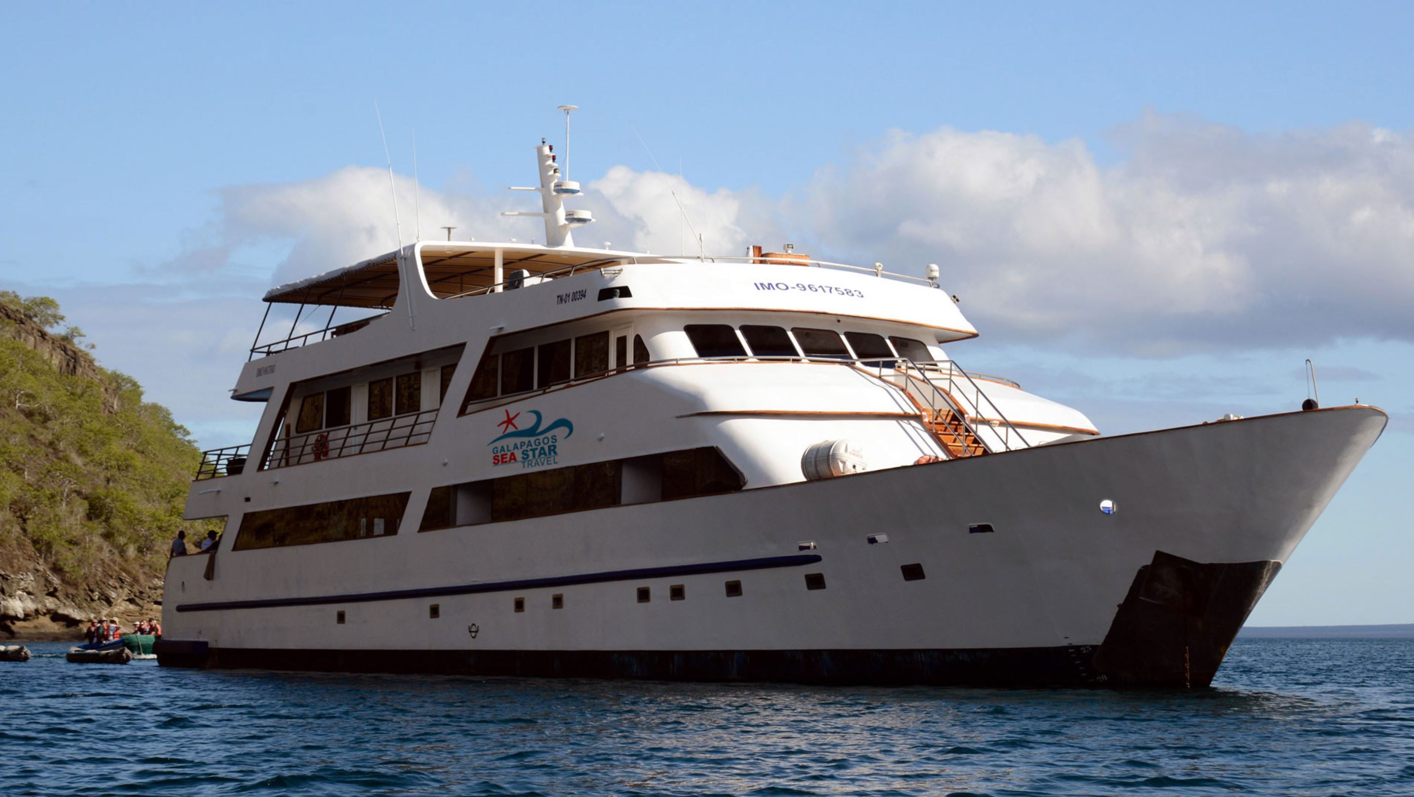 Galapagos Sea Star Yacht 6 days/5 night cruise